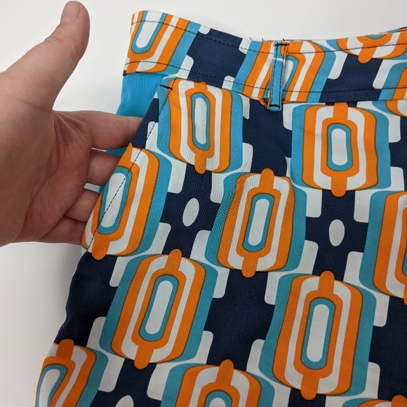 Tracy Negoshian Geo Print Shorts - Picture 5 of 9